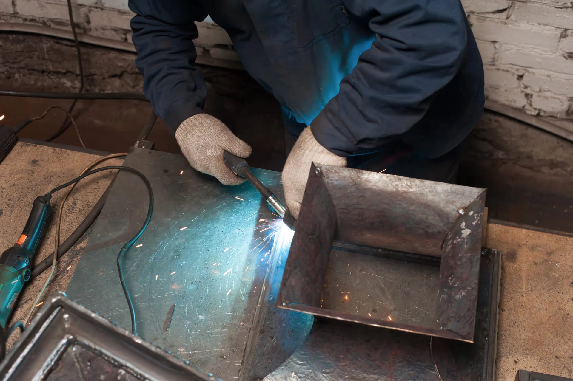 【板金溶接】加工方法の種類から加工実績まで詳しく解説！