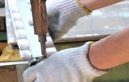 抵抗溶接について！原理や特徴を解説！の図解1